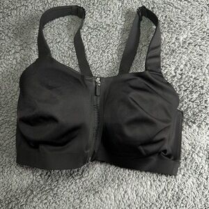 EUC! Victoria’s Secret incredible knockout sports bra, black, 34DDD
